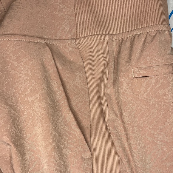 Athleta Brooklyn Textured Ankle Grain Cano Mocha Latte Pants - Picture 10 of 13